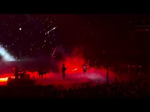 Kacey Musgraves Performs “Cardinal” LIVE at Amalie Arena 11.29.24 Tampa, Florida