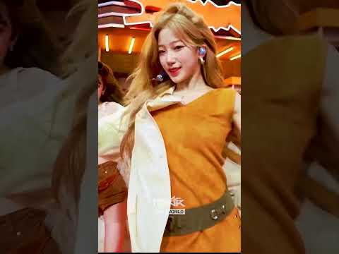 HOT - LE SSERAFIM #HOT #LE_SSERAFIM #ルセラフィム #르세라핌 #Shorts #MusicBank | KBS WORLD TV