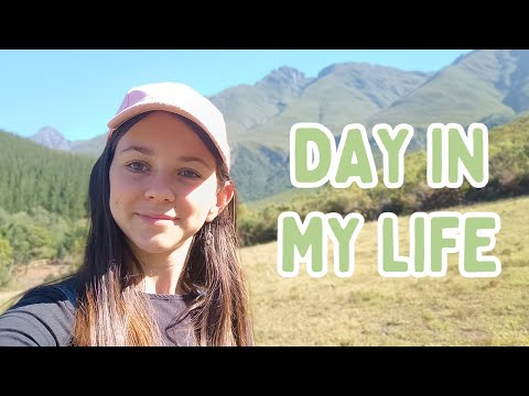 FARM GIRL DAY IN MY LIFE! | Barn chores, horses and beating the heat!