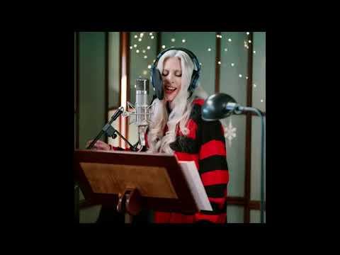 Lady Gaga - Santa Claus Is Coming To Town (Audio)