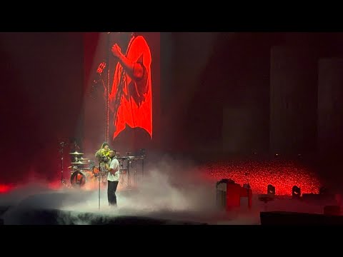 Twenty One Pilots Perform “Vignette” LIVE at Kia Center 9.11.24 Orlando, Florida Clancy Tour