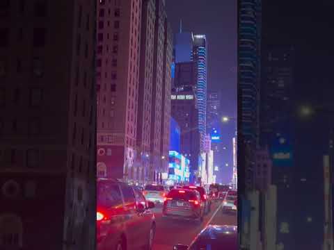 Surah muddassir || walking around manhattan #quran #recitation #beautiful #shorts